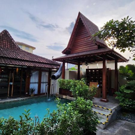 Sojourn Spa Hotel Melaka Exterior photo