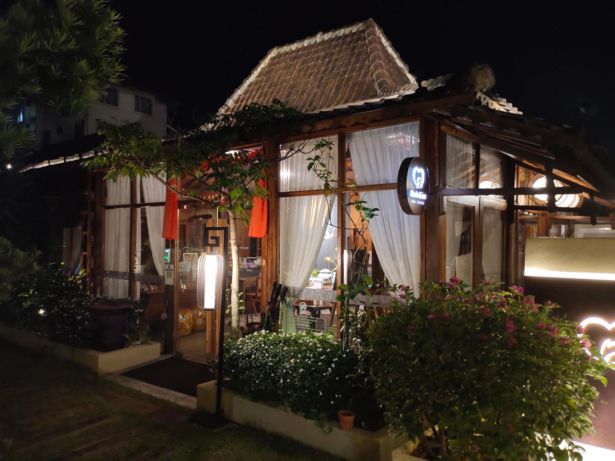 Sojourn Spa Hotel Melaka Exterior photo