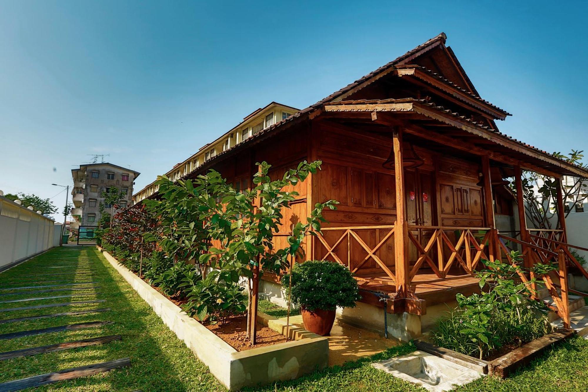 Sojourn Spa Hotel Melaka Exterior photo
