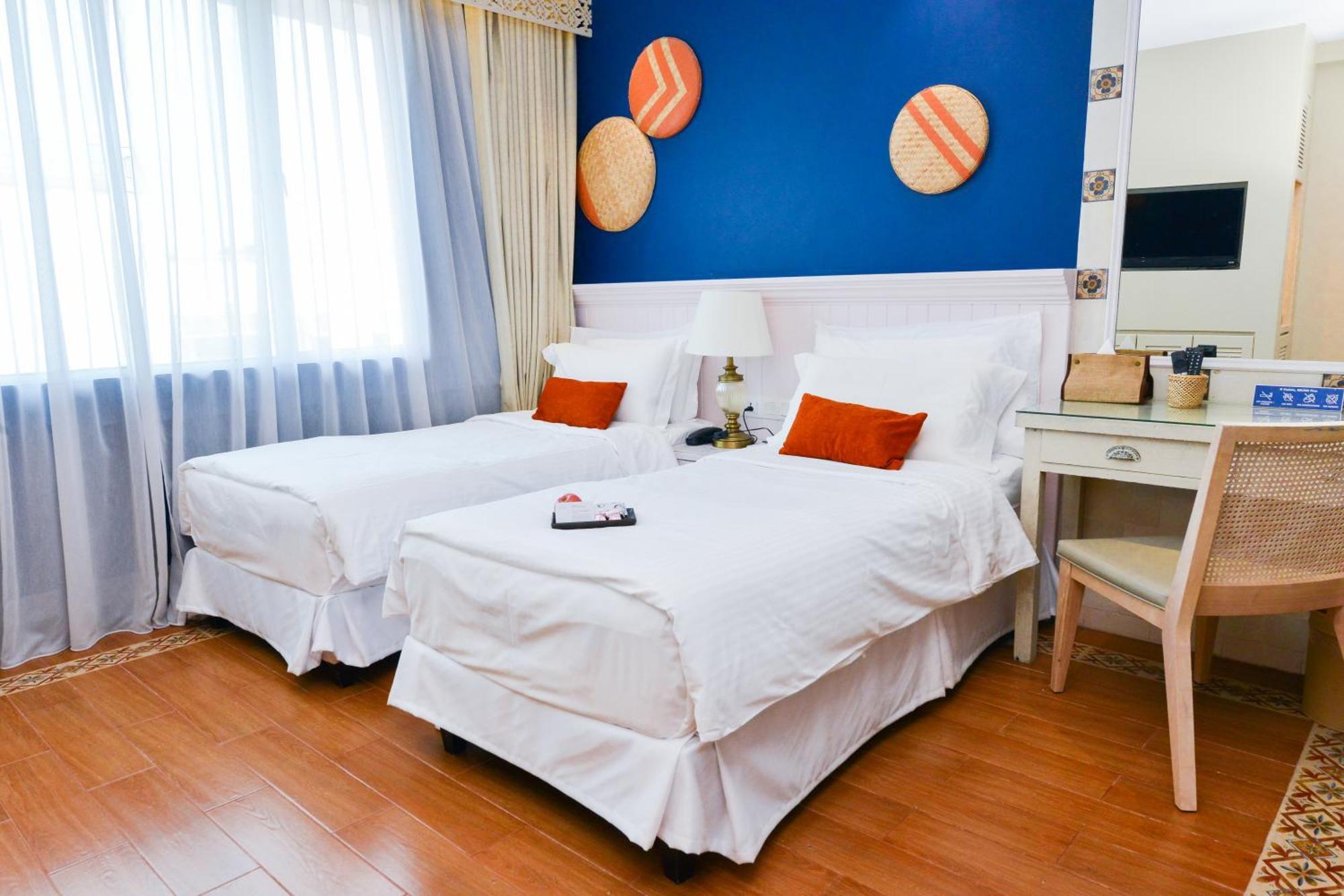 Sojourn Spa Hotel Melaka Exterior photo
