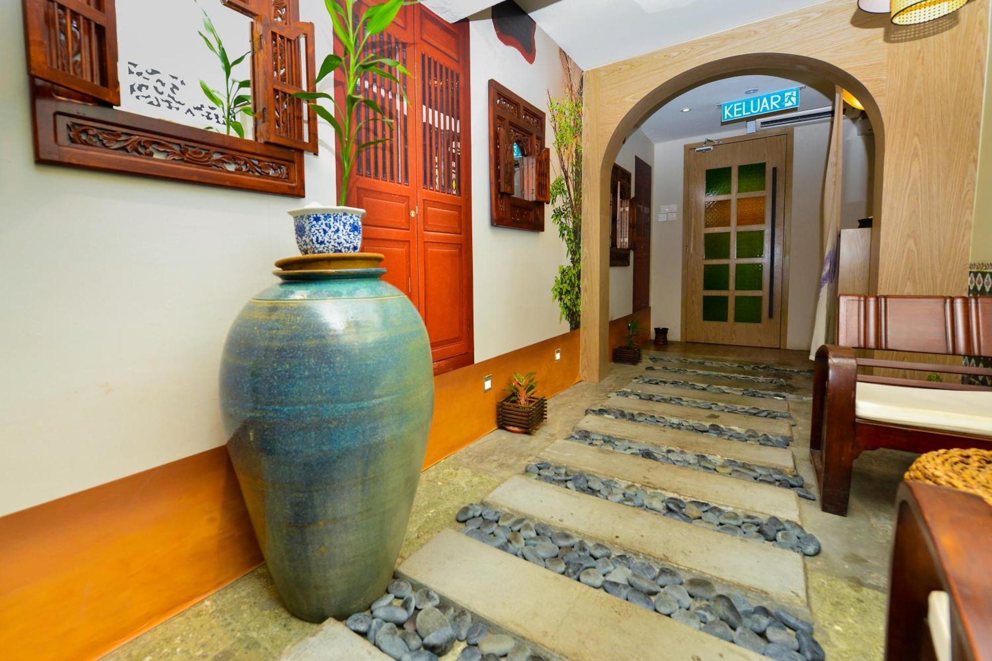 Sojourn Spa Hotel Melaka Exterior photo